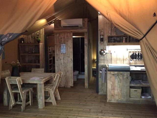 Camping Site De Gorge Vent Frejus Bilik gambar